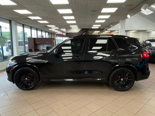 Black Sapphire Metallic 2023 BMW X5 xDrive40i Sports Activity Vehicle