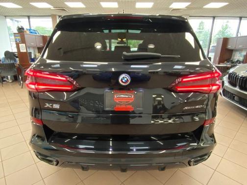 Black Sapphire Metallic 2023 BMW X5 xDrive40i Sports Activity Vehicle