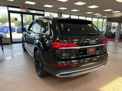 2022 Audi Q7 55 Premium Plus