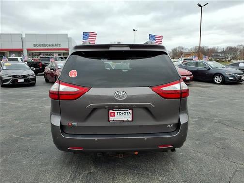 2016 Toyota Sienna SE