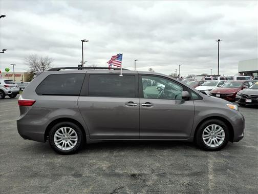 2016 Toyota Sienna SE