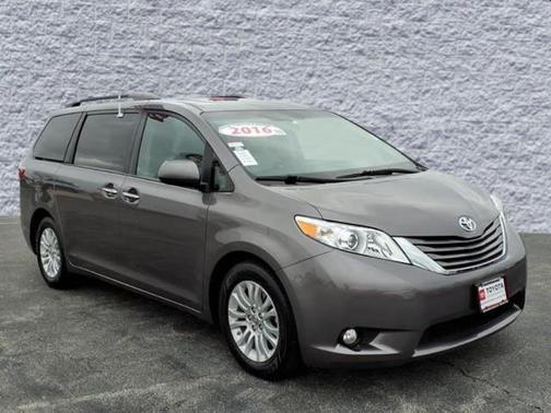 2016 Toyota Sienna SE