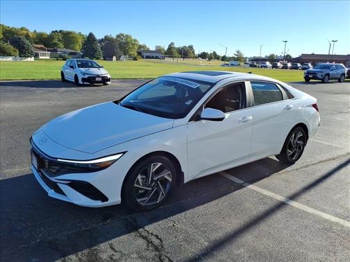 2025 Hyundai ELANTRA SEL
