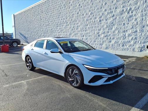 2025 Hyundai ELANTRA SEL
