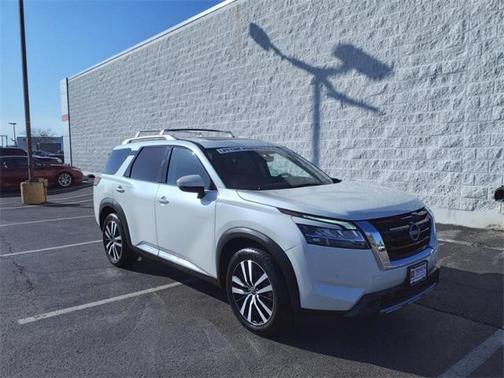 2023 Nissan Pathfinder Platinum 4WD