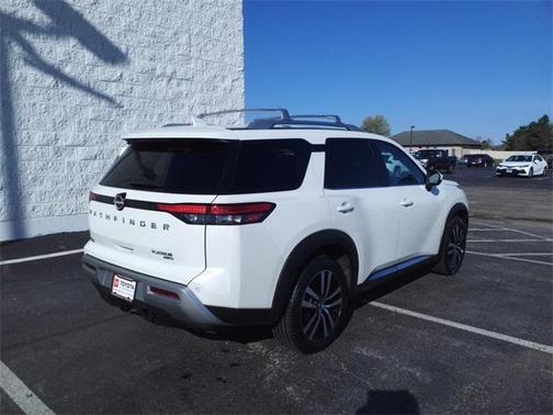 2023 Nissan Pathfinder Platinum 4WD