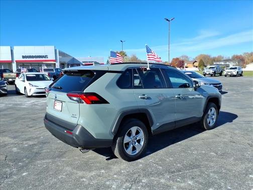 2021 Toyota RAV4 Hybrid XLE