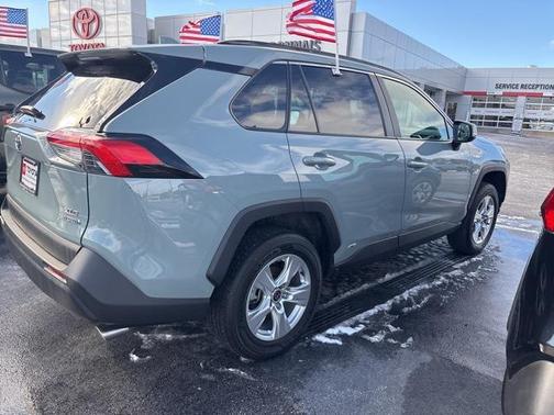 2021 Toyota RAV4 Hybrid XLE