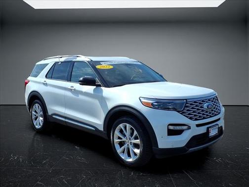 White Metallic 2022 Ford Explorer Platinum