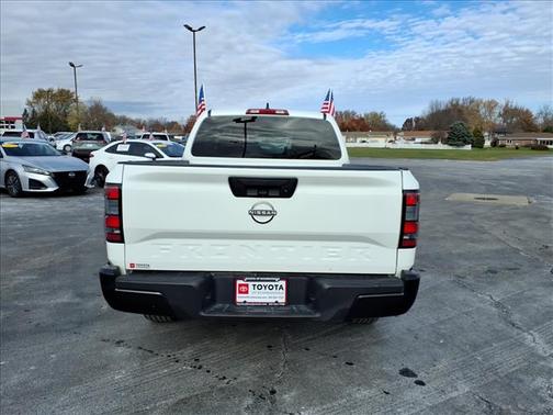 2022 Nissan Frontier S