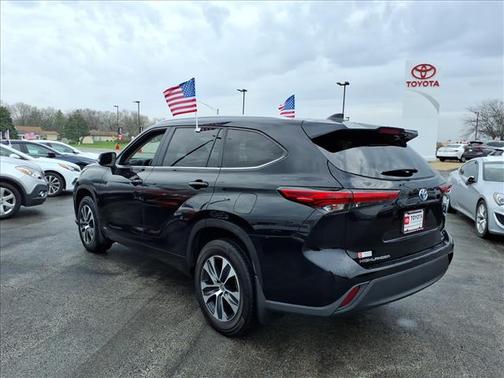 2023 Toyota Highlander Hybrid XLE