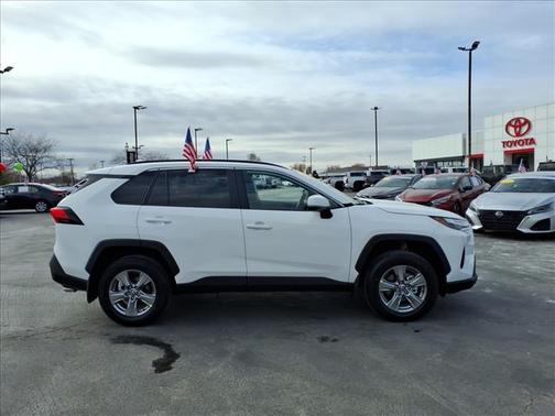 2025 Toyota RAV4 XLE