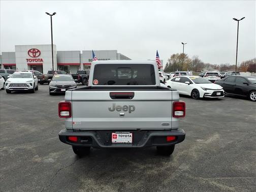 2023 Jeep Gladiator Overland