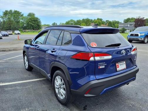 2025 Toyota Corolla Cross LE