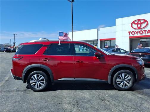 2024 Nissan Pathfinder SL 4WD