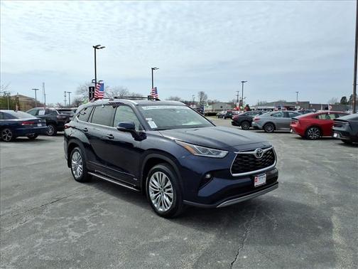 08x8 2026 Toyota Highlander Hybrid Platinum