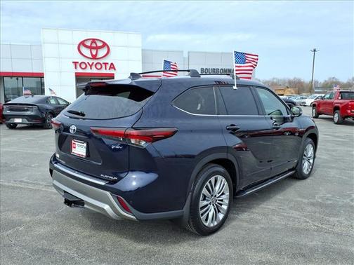 08x8 2026 Toyota Highlander Hybrid Platinum