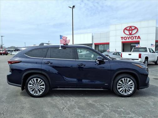 08x8 2026 Toyota Highlander Hybrid Platinum