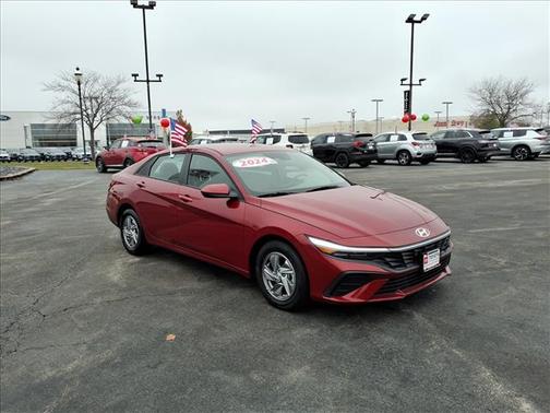 2024 Hyundai ELANTRA SE