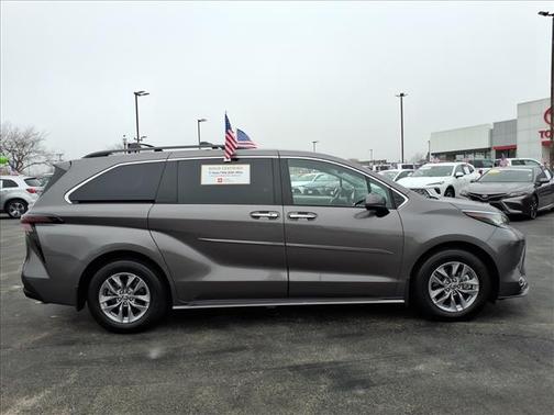 2023 Toyota Sienna XLE