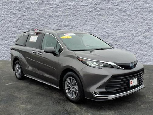 2023 Toyota Sienna XLE