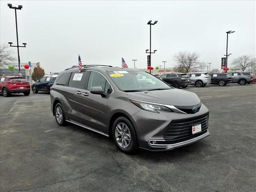 2023 Toyota Sienna XLE