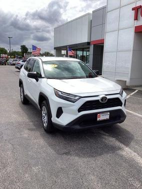 Ice 2024 Toyota RAV4 LE