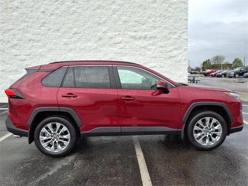 2025 Toyota RAV4 XLE Premium
