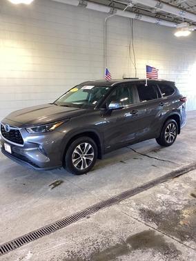 2023 Toyota Highlander Hybrid XLE