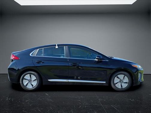 Black Noir Pearl 2022 Hyundai IONIQ Hybrid SE