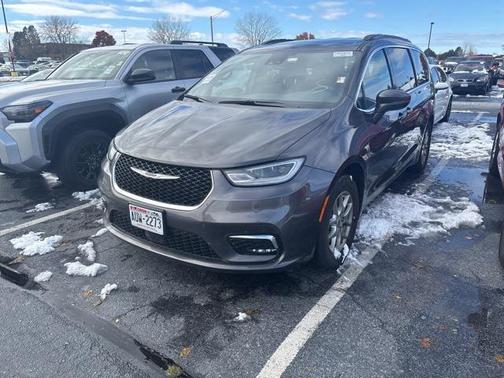 2022 Chrysler Pacifica Touring