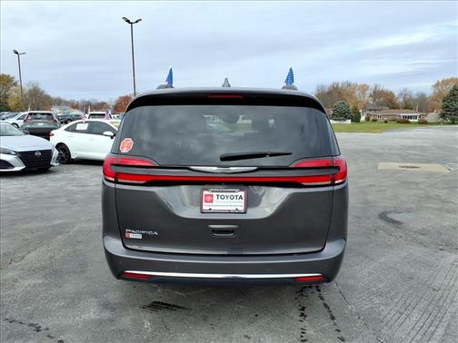 2022 Chrysler Pacifica Touring