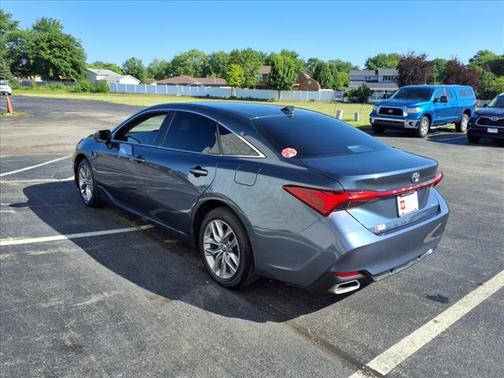 2022 Toyota Avalon XLE