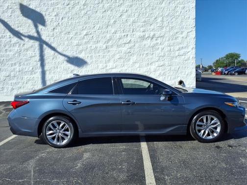 2022 Toyota Avalon XLE