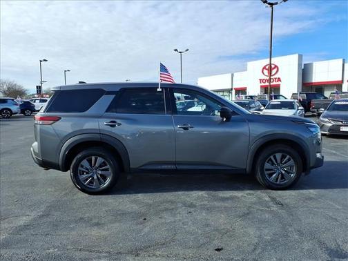 2023 Nissan Pathfinder S 4WD