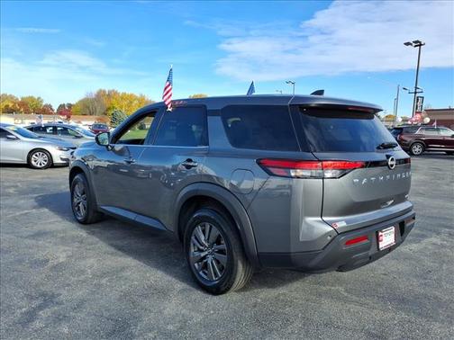 2023 Nissan Pathfinder S 4WD
