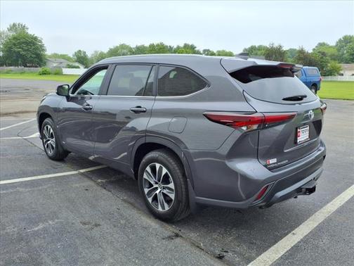 2025 Toyota Highlander Hybrid XLE