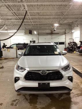 2023 Toyota Highlander Platinum