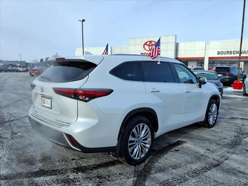 2023 Toyota Highlander Platinum