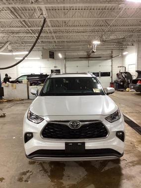 2023 Toyota Highlander Platinum