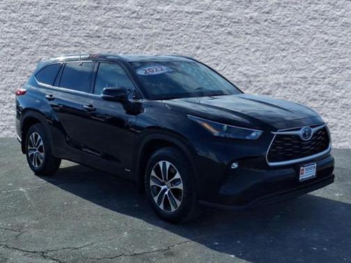 2022 Toyota Highlander Hybrid XLE