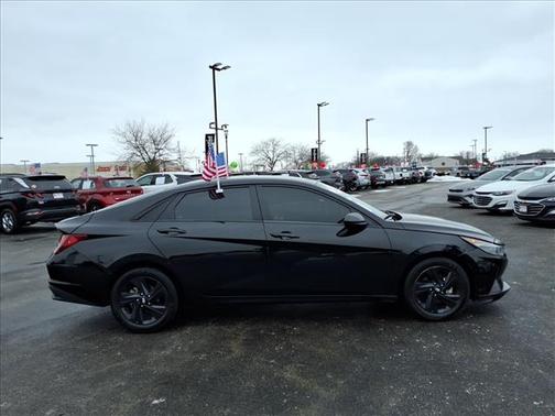 2022 Hyundai ELANTRA SEL