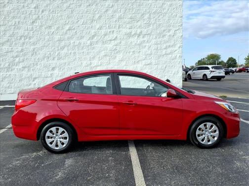 2016 Hyundai Accent SE