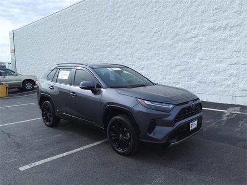 2022 Toyota RAV4 Hybrid SE