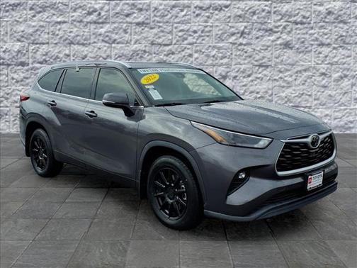 Magnetic Gray Metallic 2022 Toyota Highlander XLE