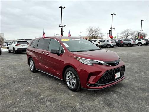 2021 Toyota Sienna XSE 7 Passenger