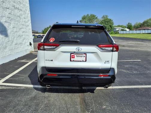 2025 Toyota RAV4 Hybrid SE