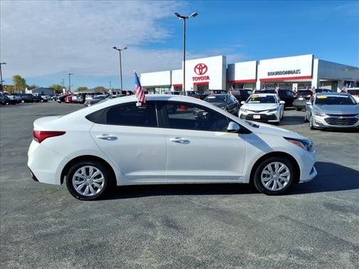 2020 Hyundai Accent SE