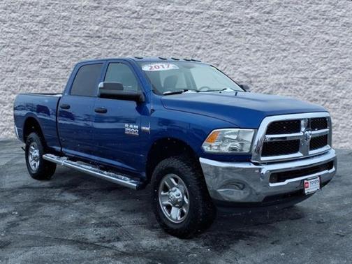 2017 RAM 2500 Tradesman Crew Cab 4x4 6'4' Box