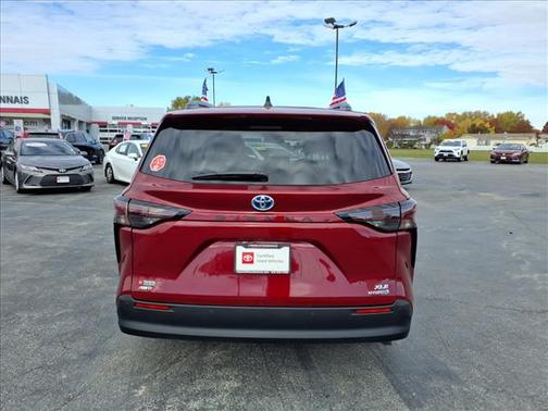 2024 Toyota Sienna XLE